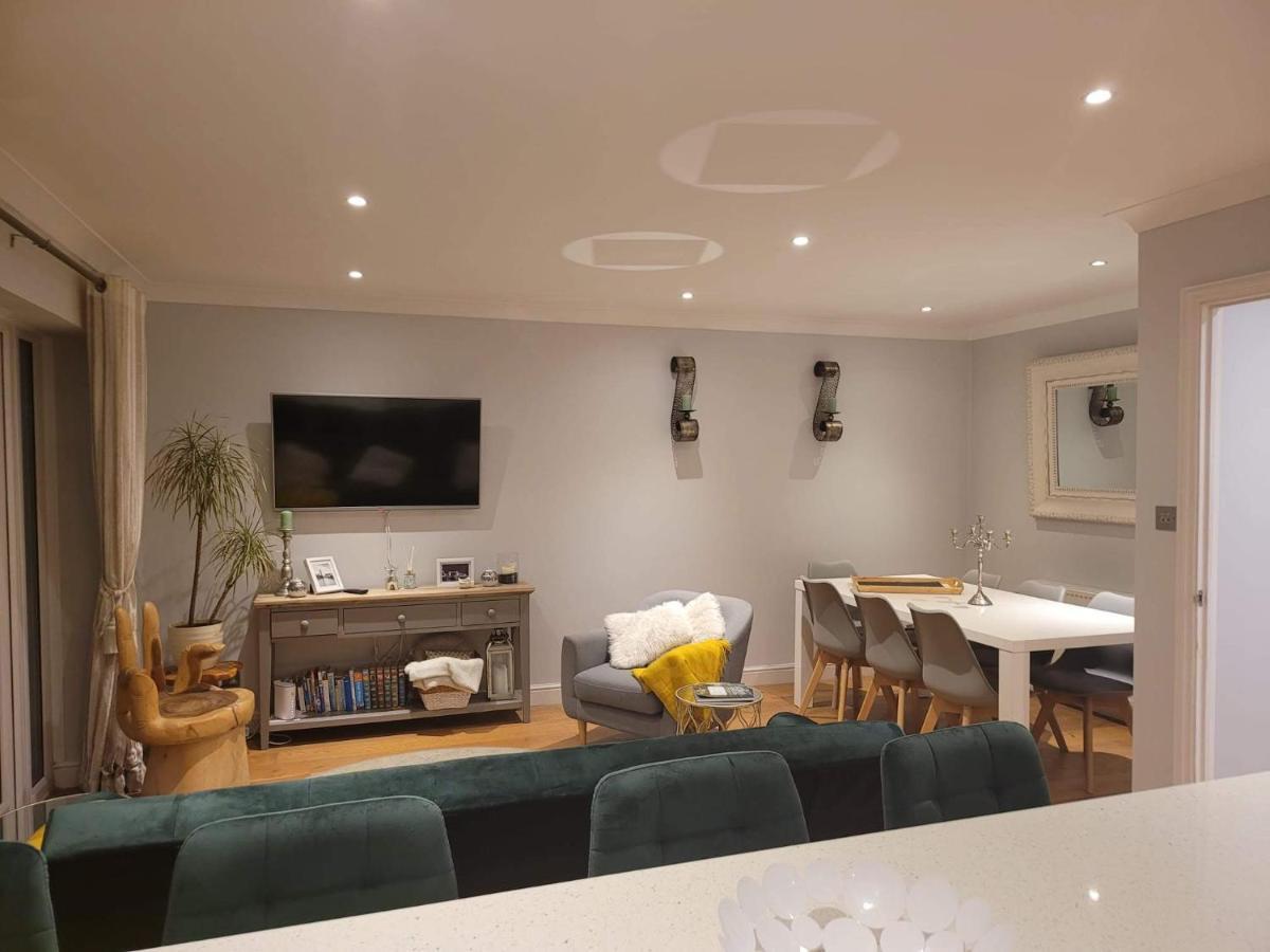 Three Bedroom Apartment By Beautiful Park Londen Buitenkant foto