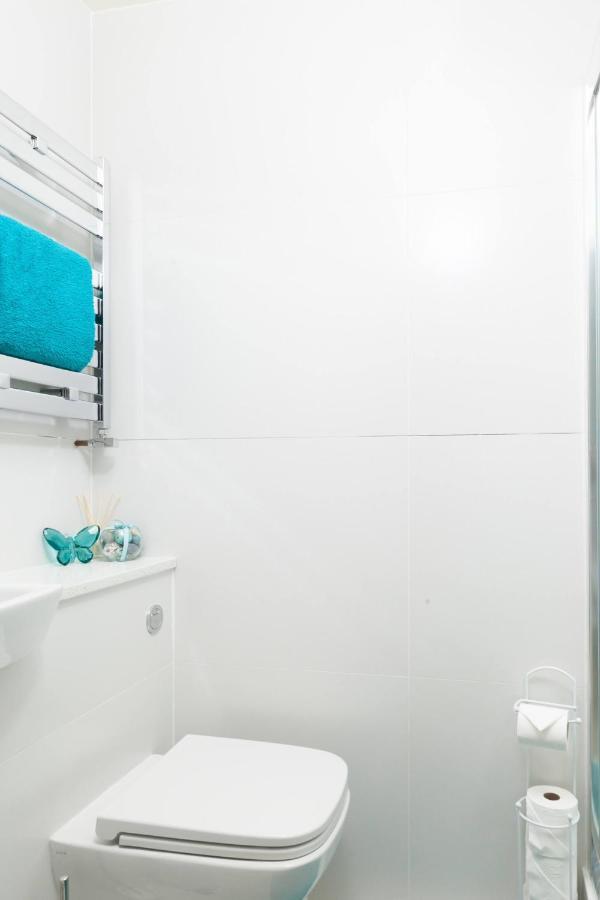 Three Bedroom Apartment By Beautiful Park Londen Buitenkant foto