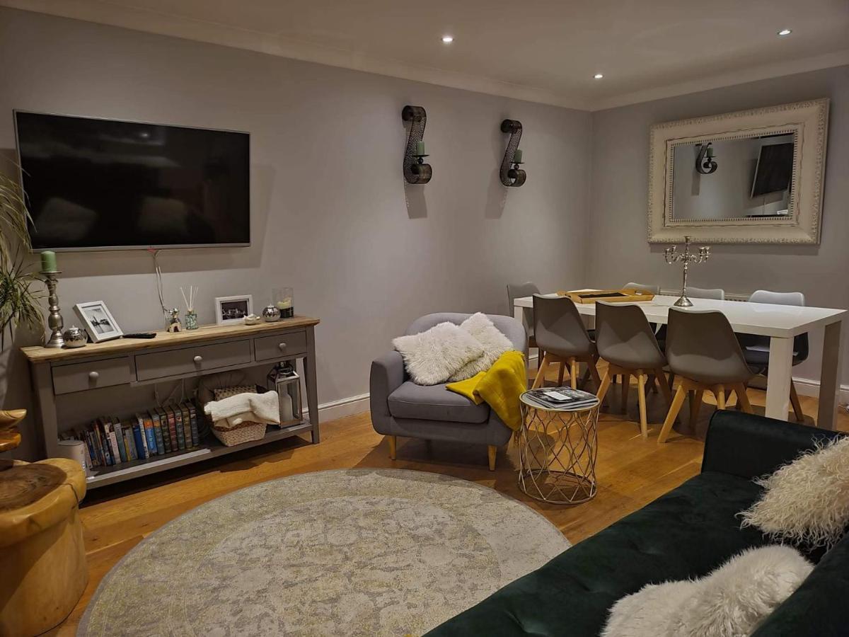 Three Bedroom Apartment By Beautiful Park Londen Buitenkant foto