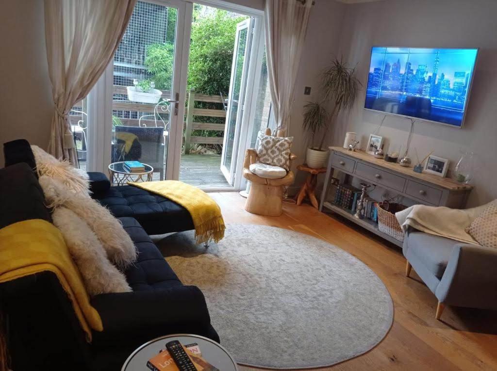 Three Bedroom Apartment By Beautiful Park Londen Buitenkant foto