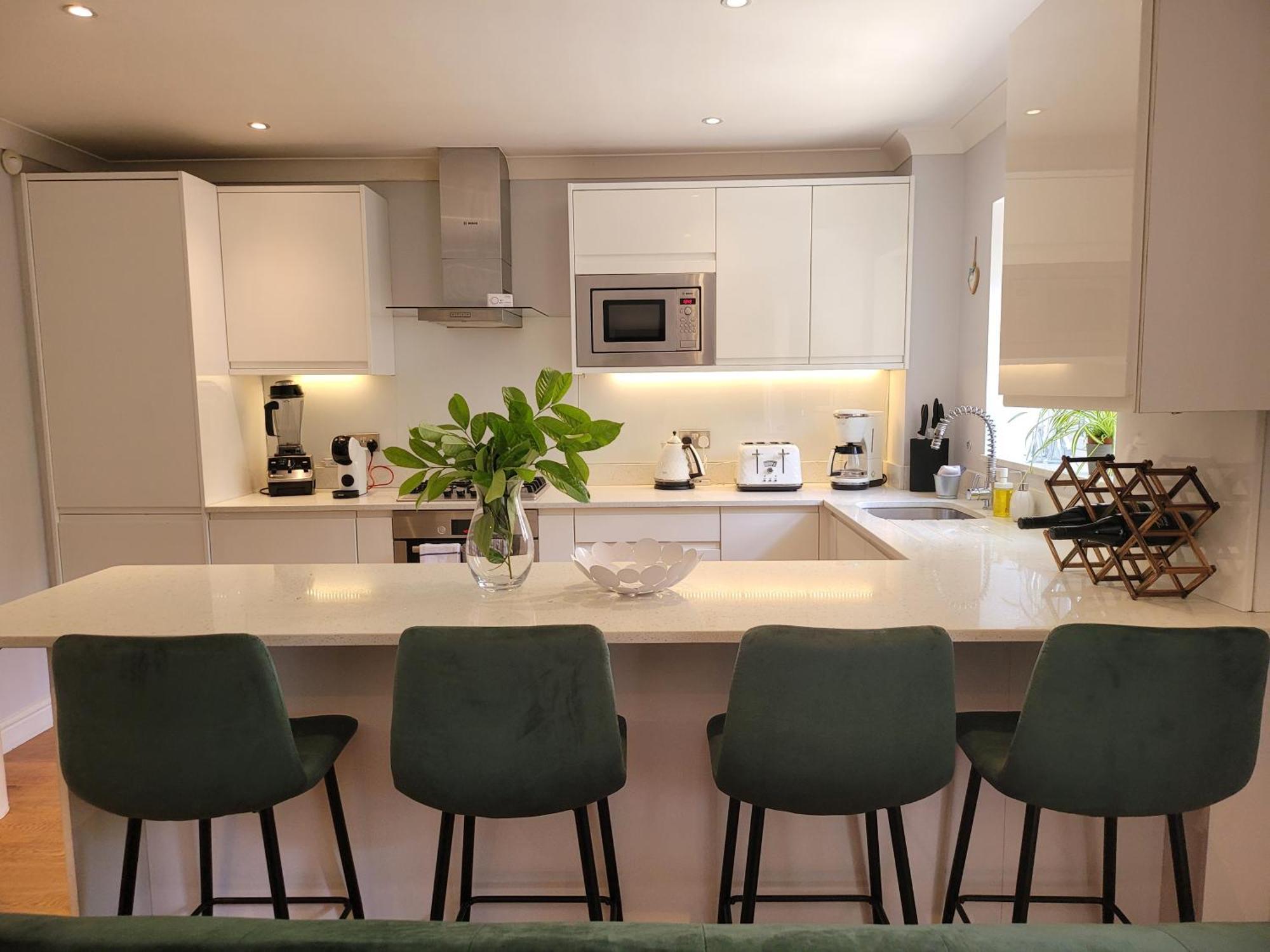 Three Bedroom Apartment By Beautiful Park Londen Buitenkant foto